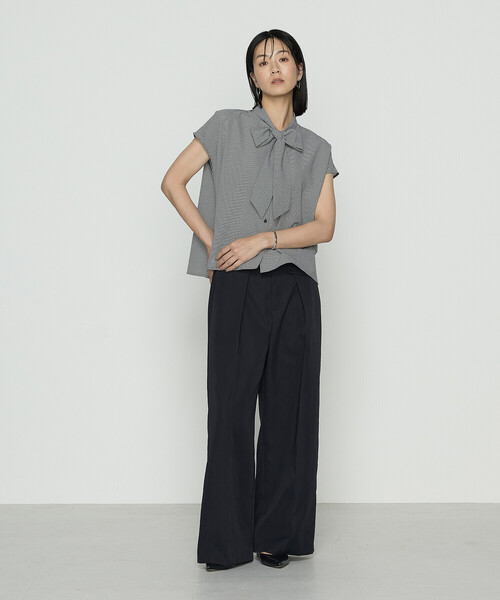 COMME CA（コムサ）の「シアーサッカーギンガム ボウタイブラウス（シャツ/ブラウス・レディース・ホワイト×ブラック・9号/11号）」の6枚目の写真