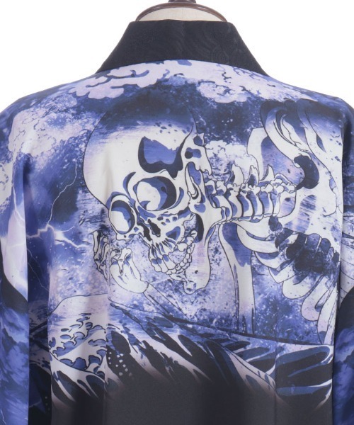 REZEN(リゼン)の「ガシャドクロ柄羽織(その他アウター・メンズ・ローズ/ライトグレー/レッドパープル・MEDIUM/LARGE)」の7枚目の写真