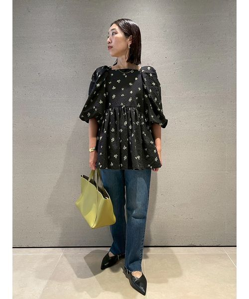 Mila Owen(ミラオーウェン)の「裾段差テーパードデニムパンツ(デニムパンツ・レディース・インディゴブルー/ブラウン/ブルー/ライトブルー・0/1/2/00)」の11枚目の写真