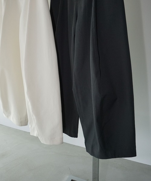 センターシーム 3Dカーブボリュームパンツ chw25a047