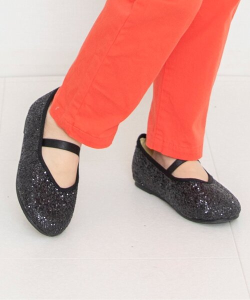 BREEZE（ブリーズ）の「キラキラパンプス（パンプス・キッズ・シルバー/ブラック・15 /14/16/17/19/18）」の2枚目の写真