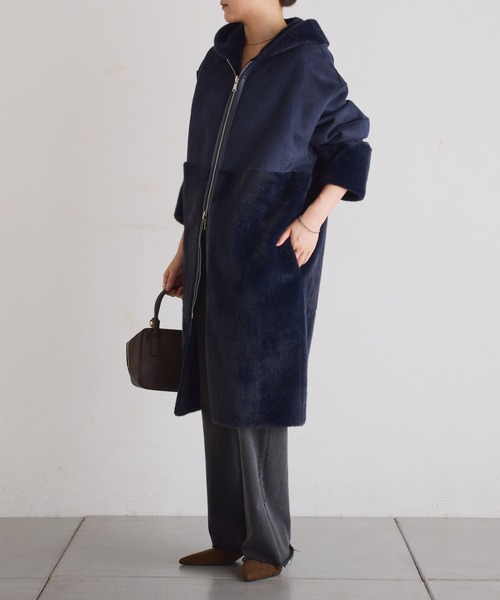 COLLAGE GALLARDAGALANTE（コラージュガリャルダガランテ）の「リバーシブルフェイクファーコート（その他アウター・レディース・ネイビー/ベージュ・FREE）」の8枚目の写真