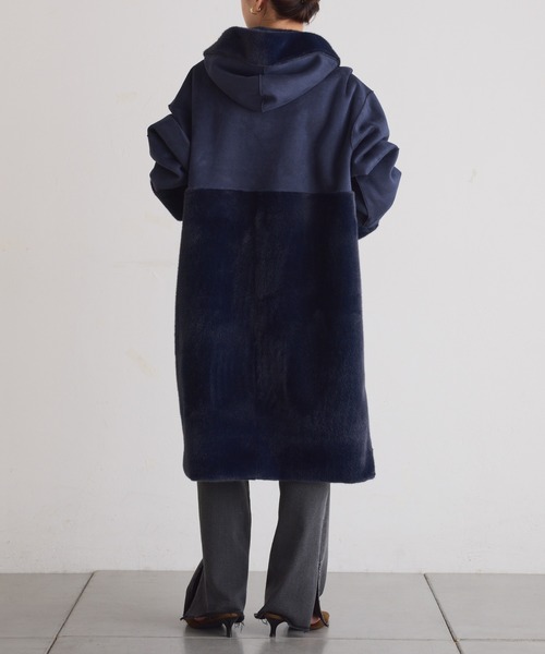COLLAGE GALLARDAGALANTE（コラージュガリャルダガランテ）の「リバーシブルフェイクファーコート（その他アウター・レディース・ネイビー/ベージュ・FREE）」の9枚目の写真