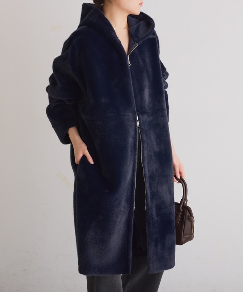 COLLAGE GALLARDAGALANTE（コラージュガリャルダガランテ）の「リバーシブルフェイクファーコート（その他アウター・レディース・ネイビー/ベージュ・FREE）」の14枚目の写真
