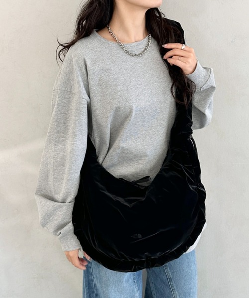 THE NORTH FACE(ザノースフェイス)の「THE NORTH FACE(ザ・ノースフェイス)/A4対応 軽量 大容量 ショルダー 肩掛けバッグ シャーリング ホーボーバッグ/BONNEY HOBO BAG L(ショルダーバッグ・レディース・ブラック/ピンク/ブラック系その他・FREE)」の11枚目の写真