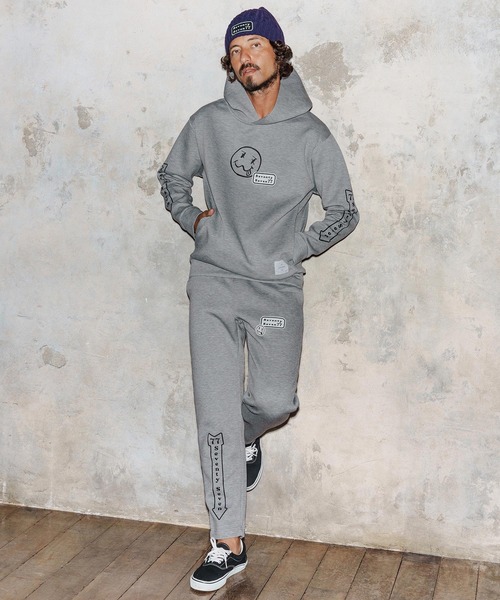 seventy seven(セブンティセブン)の「mpa3947-cardboard P-O hoodie(smile&arrow) プルオーバーパーカー(7725W060)(パーカー・メンズ・トップグレー/ブラック・XL/L/M/S)」の6枚目の写真
