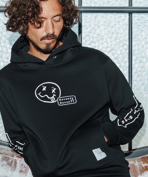 seventy seven(セブンティセブン)の「mpa3947-cardboard P-O hoodie(smile&arrow) プルオーバーパーカー(7725W060)(パーカー・メンズ・トップグレー/ブラック・XL/L/M/S)」の10枚目の写真