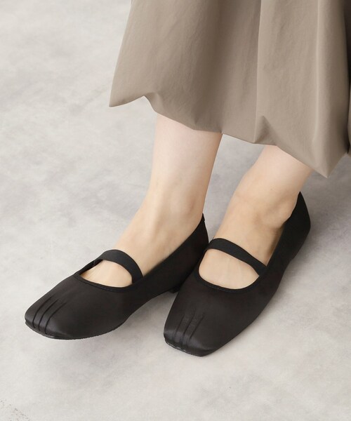 THE SHOP TK （ザ ショップ ティーケー ）の「サテンスクエアバレエシューズ（その他シューズ・レディース・ブラック/キャメル・35/45）」の3枚目の写真