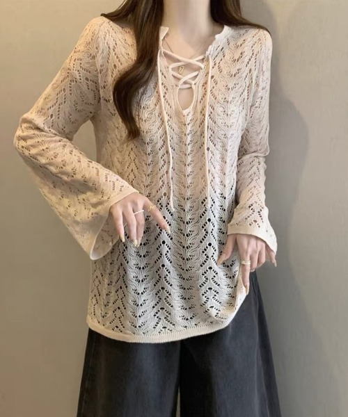 gossip!ロサンゼルス(ゴシップロサンゼルス)の「かぎ編み風 ベルスリーブプルオーバー(ニット/セーター・レディース・オフホワイト/ブラック・M)」の4枚目の写真