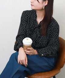 libelle more | ランダムドットスタンドフリルリボンブラウス(シャツ/ブラウス)