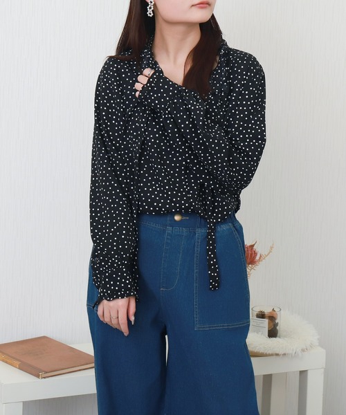 libelle more（リベル モア）の「ランダムドットスタンドフリルリボンブラウス（シャツ/ブラウス・レディース・オリーブ/アイボリー/ブラック・M）」の6枚目の写真