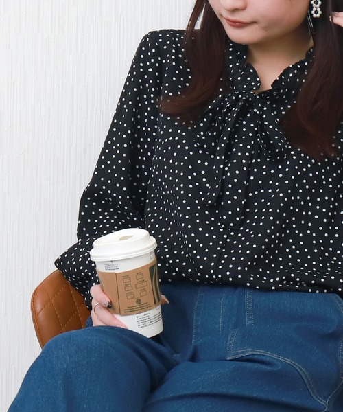 libelle more（リベル モア）の「ランダムドットスタンドフリルリボンブラウス（シャツ/ブラウス・レディース・オリーブ/アイボリー/ブラック・M）」の10枚目の写真