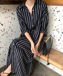 オーバーサイズ」に該当するレディースのシャツワンピースファッション