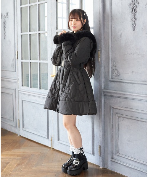 取り外し可能なファー＆ベルト付きリボンキルティングフィット＆フレア