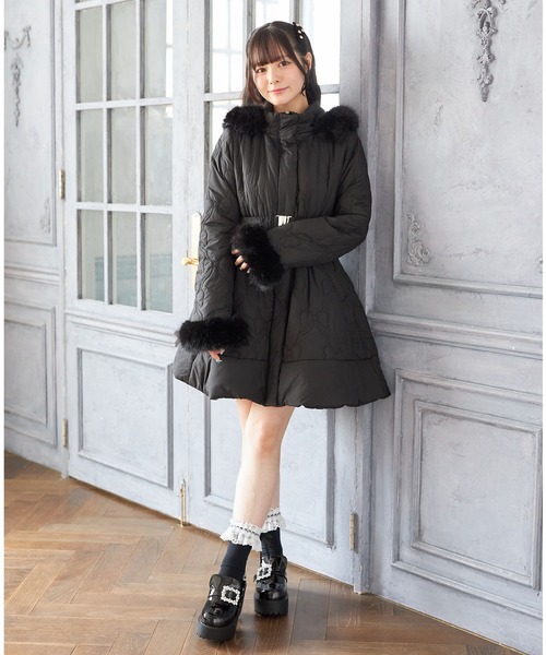 取り外し可能なファー＆ベルト付きリボンキルティングフィット＆フレア