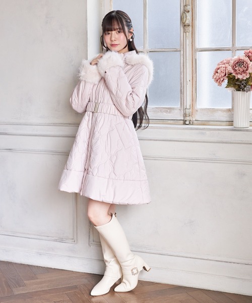 取り外し可能なファー＆ベルト付きリボンキルティングフィット＆フレア