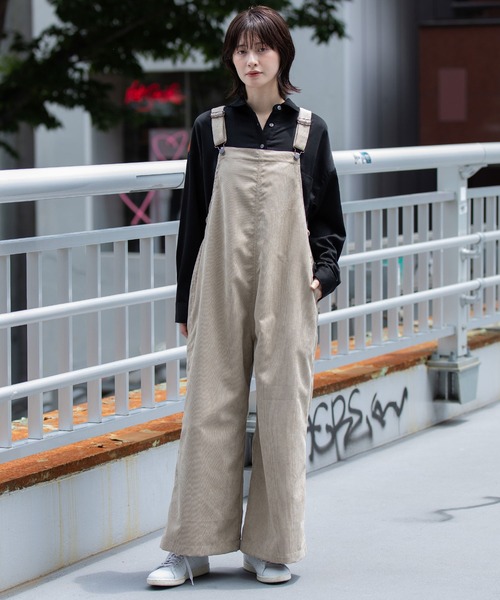 Munich（ミューニック）の「ナノコーデュロイサロペット（サロペット/オーバーオール・レディース・アイボリー/ブラック/グレイッシュベージュ・S/M）」の4枚目の写真