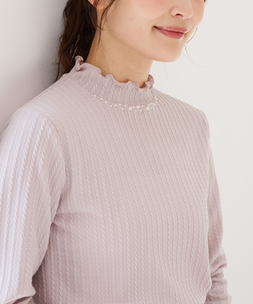 Honeys（ハニーズ）の「ビジュー付ハイネック（Tシャツ/カットソー・レディース・アイボリー/サックスブルー/スモークピンク/ライトグレー/レッド/ネイビー・L/LL/M/S）」の15枚目の写真