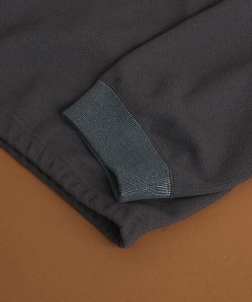 PUBLIC TOKYO（パブリックトウキョウ）の「ブークレハーフジップスウェット（スウェット・メンズ・ダークネイビー/ダークグレー・1/2）」の8枚目の写真