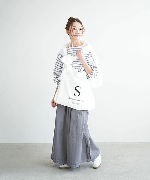 SOLAMONAT(ソラモナ)の「パフ天竺 裾紐ボーダー長袖プルーオーバー(Tシャツ/カットソー・レディース・ホワイト×ブラック/ブラック×ホワイト・FREE)」の14枚目の写真
