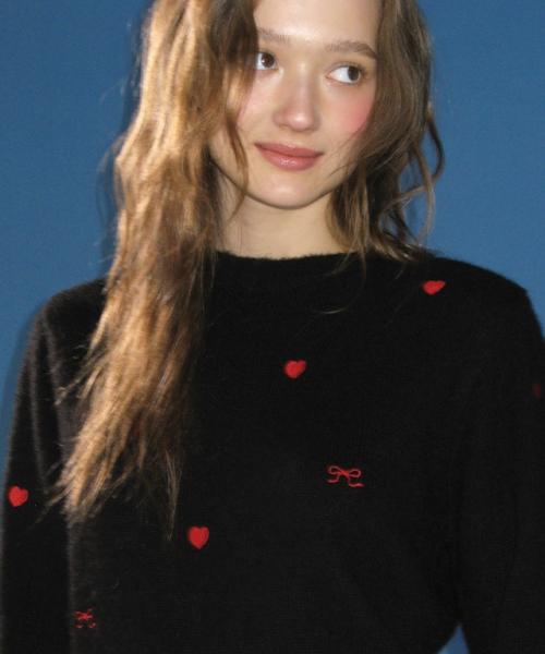 RONRON(ロンロン)の「RIBBON HEART PATTERN HAIRY KNIT PULLOVER BLACK RED(ニット/セーター・レディース・その他・FREE)」の2枚目の写真
