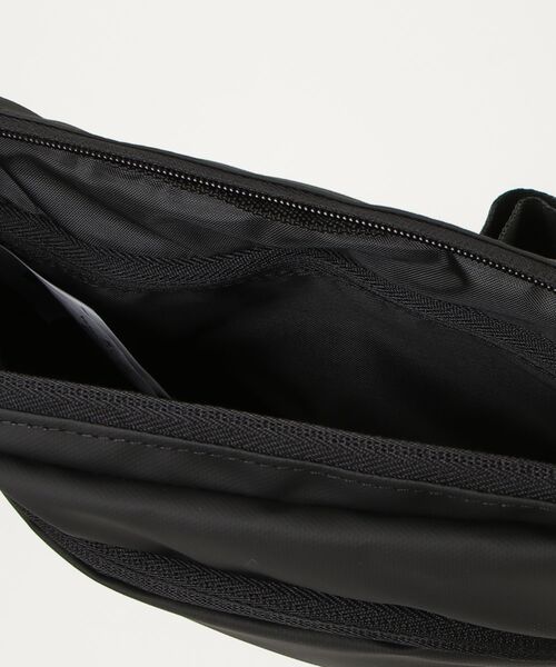 adidas（アディダス）の「ウルトラモダン ウエストバッグ / アディダス adidas（ボディバッグ/ウエストポーチ・メンズ・ブラック×ブラック・FREE）」の9枚目の写真