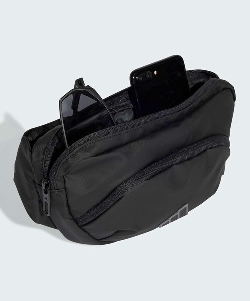 adidas（アディダス）の「ウルトラモダン ウエストバッグ / アディダス adidas（ボディバッグ/ウエストポーチ・メンズ・ブラック×ブラック・FREE）」の4枚目の写真