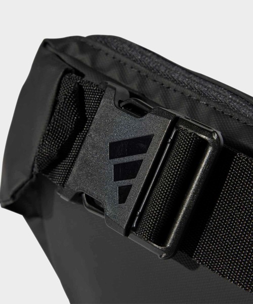 adidas（アディダス）の「ウルトラモダン ウエストバッグ / アディダス adidas（ボディバッグ/ウエストポーチ・メンズ・ブラック×ブラック・FREE）」の6枚目の写真