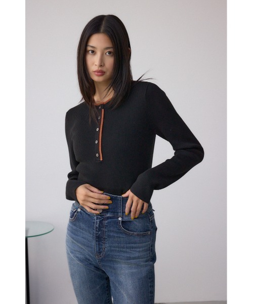 AZUL by moussy(アズールバイマウジー)の「格上げ ヘンリーネックデザインニットトップス(ニット/セーター・レディース・ブラウン/ブラック/杢グレー・FREE)」の6枚目の写真