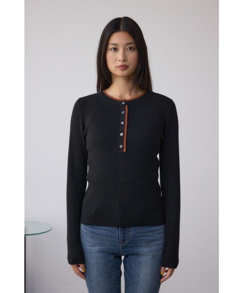 AZUL by moussy(アズールバイマウジー)の「格上げ ヘンリーネックデザインニットトップス(ニット/セーター・レディース・ブラウン/ブラック/杢グレー・FREE)」の8枚目の写真