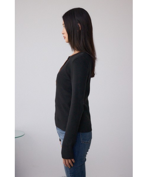 AZUL by moussy(アズールバイマウジー)の「格上げ ヘンリーネックデザインニットトップス(ニット/セーター・レディース・ブラウン/ブラック/杢グレー・FREE)」の9枚目の写真