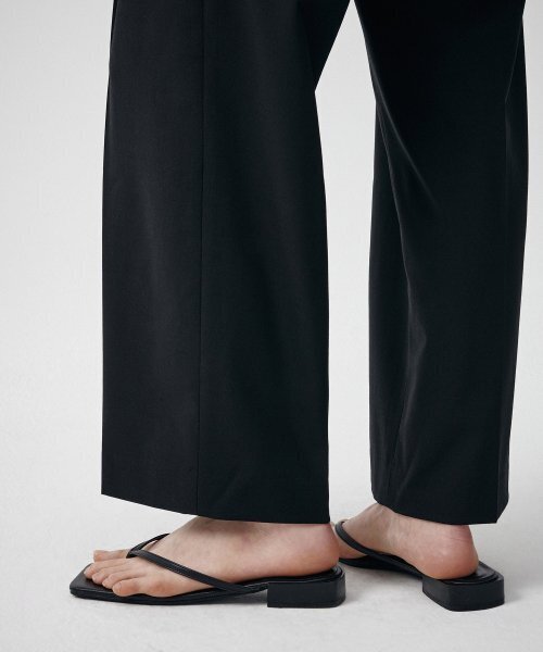 MUSINSA STANDARD WOMAN（ムシンサスタンダードウーマン）の「ウィメンズサマーウールルーズテーパードヒドゥンバンディングスラックス[ブラック]（スラックス・レディース・その他・32/28/29/30/31/24/25/26/27）」の8枚目の写真