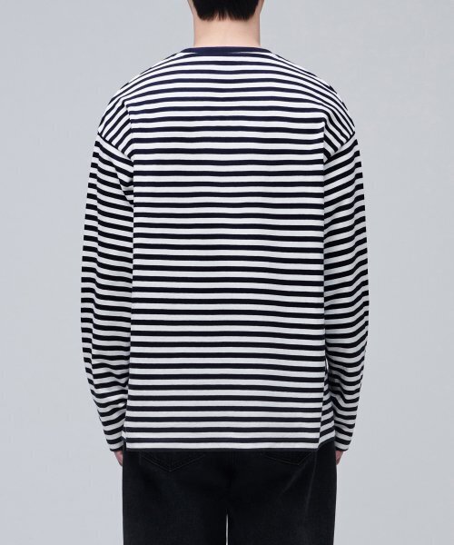 MUSINSA STANDARD（ムシンサスタンダード）の「ストライプリラックスドクルーネック長袖Tシャツ[ブラック]（Tシャツ/カットソー・メンズ・その他・SMALL/MEDIUM/LARGE/X-LARGE/XX-LARGE）」の3枚目の写真