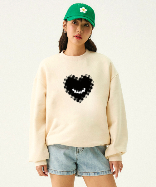 GRAVER（グレーバー）の「[ユニセックス]ドットシルエットハートマンツーマン_クリーム（スウェット・レディース・クリーム・SMALL/MEDIUM/LARGE/X-LARGE）」の2枚目の写真