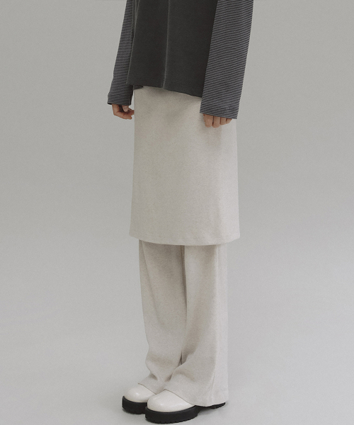 ANDNEEDS(アンドニーズ)の「Naia layered skirt pants (oatmeal melange)(スウェットパンツ・レディース・その他・FREE)」の3枚目の写真