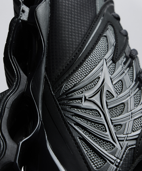MIZUNO(ミズノ )の「MIZUNO / ミズノ ウェーブ プロフェシー LS ゴアテックス(スニーカー・メンズ・ブラック・28cm/27.5cm/27cm/26.5cm/26cm/29cm/28.5cm/30cm)」の2枚目の写真
