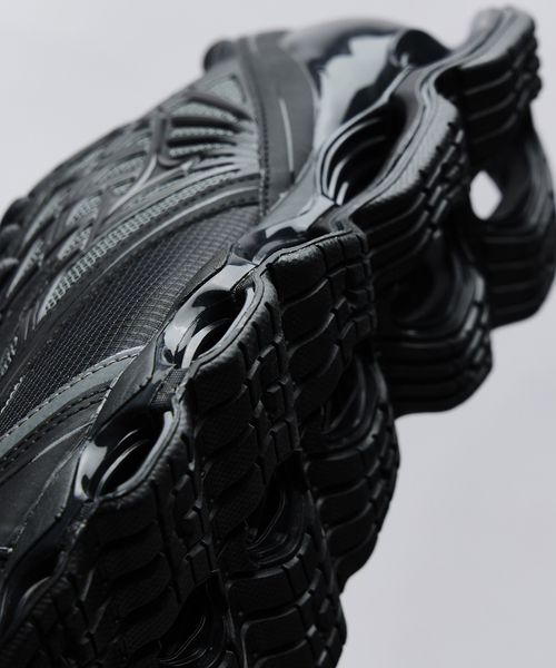 MIZUNO(ミズノ )の「MIZUNO / ミズノ ウェーブ プロフェシー LS ゴアテックス(スニーカー・メンズ・ブラック・28cm/27.5cm/27cm/26.5cm/26cm/29cm/28.5cm/30cm)」の4枚目の写真