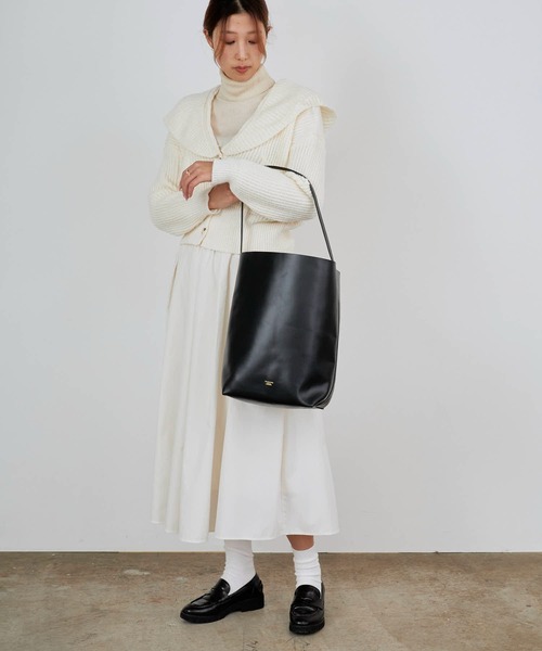 sita parantica（シータパランティカ）の「sita parantica/シータ パランティカ BUCKET-Minimal spec.Leather ワンハンドル バケットバック（ハンドバッグ・レディース・ブラック/オリーブ・FREE）」の7枚目の写真