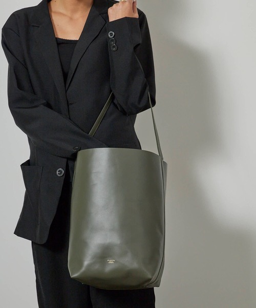 sita parantica（シータパランティカ）の「sita parantica/シータ パランティカ BUCKET-Minimal spec.Leather ワンハンドル バケットバック（ハンドバッグ・レディース・ブラック/オリーブ・FREE）」の9枚目の写真
