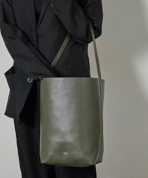 sita parantica（シータパランティカ）の「sita parantica/シータ パランティカ BUCKET-Minimal spec.Leather ワンハンドル バケットバック（ハンドバッグ・レディース・ブラック/オリーブ・FREE）」の10枚目の写真