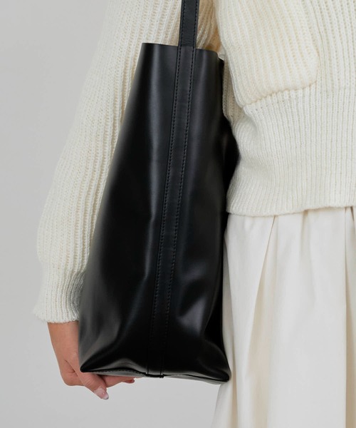 sita parantica（シータパランティカ）の「sita parantica/シータ パランティカ BUCKET-Minimal spec.Leather ワンハンドル バケットバック（ハンドバッグ・レディース・ブラック/オリーブ・FREE）」の12枚目の写真