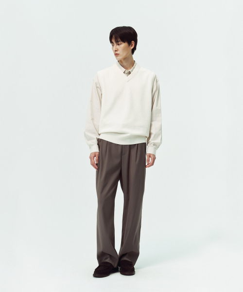 BLANKROOM(ブランクルーム)の「Vニットベスト_IVORY(ベスト・レディース・その他・1/2/3)」の3枚目の写真