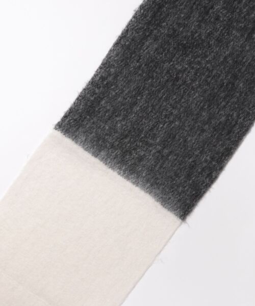 Narcissus（ナルシス）の「バイカラーマフラー（マフラー・レディース・ブラック/レッド/イエロー・FREE）」の17枚目の写真