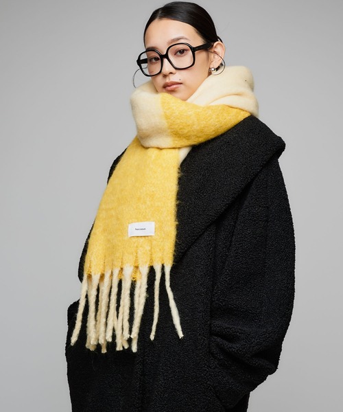 Narcissus（ナルシス）の「バイカラーマフラー（マフラー・レディース・ブラック/レッド/イエロー・FREE）」の4枚目の写真