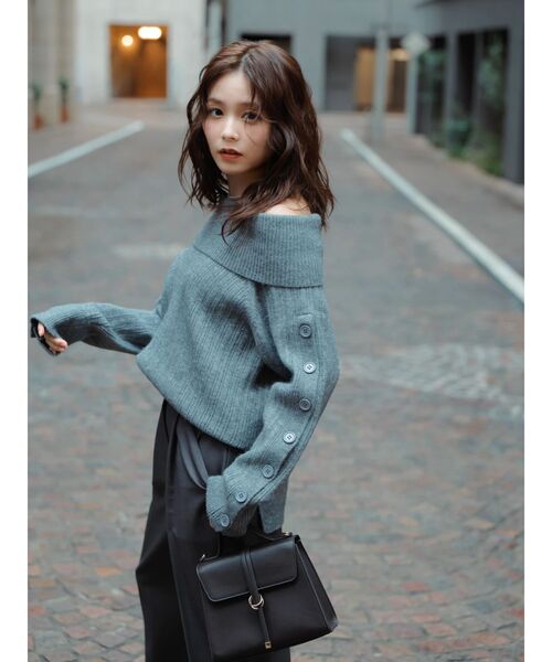 すずらん　Pニット　グレー dazzlin（ダズリン）の「【久間田琳加コラボ】オフショルオーバー