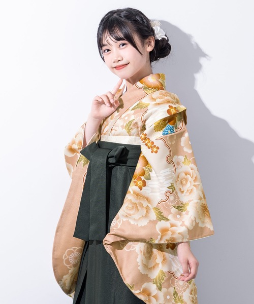 SOUBIEN(ソウビエン)の「【floro by SOUBIEN】ハイジュニア袴4点セット(着物・襦袢・下帯・袴)(着物・キッズ・ターコイズブルー系/グリーン系/ホワイト系その他/レッド系/ピンクベージュ/ピンク系/ブルー系/ネイビー系/スモーキーグリーン系1・M/S/L/SS/LL)」の8枚目の写真