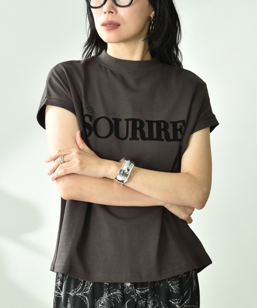 INTERPLANET(インタープラネット)の「【UV・接触冷感】フロッキーロゴプリントフレンチスリーブプルオーバー(Tシャツ/カットソー・レディース・オフホワイト/ライトベージュ/チャコールグレー・FREE)」の7枚目の写真