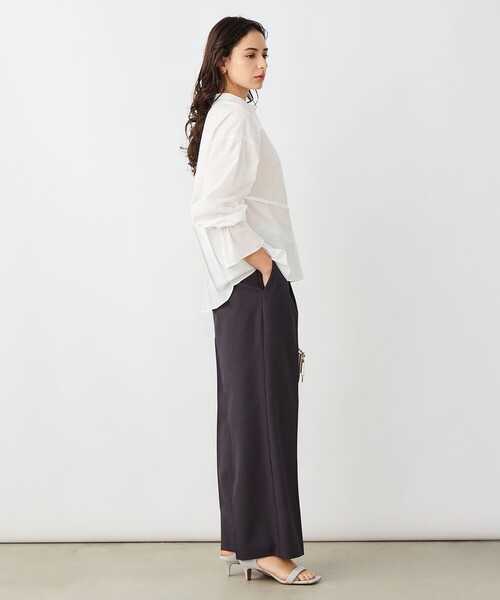 NOLLEY’S Sophi（ノーリーズソフィ）の「《セットアップ対応》ウォッシャブルドライシャークタックワイドパンツ（その他パンツ・レディース・グレイッシュベージュ/チャコールグレー・38/36/34）」の6枚目の写真