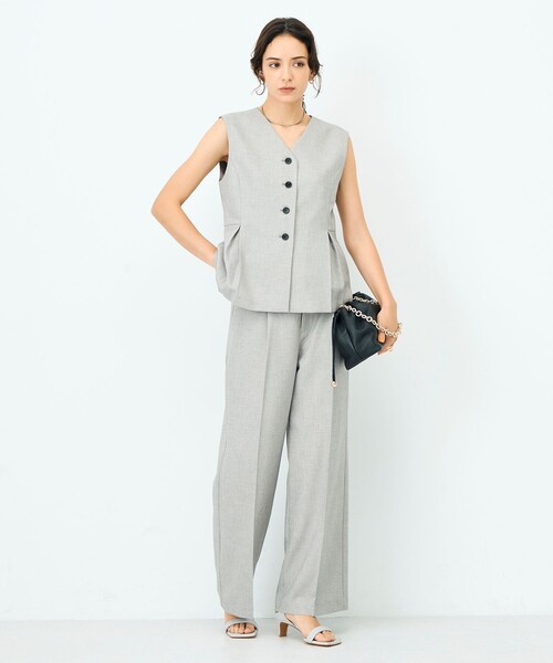 NOLLEY’S Sophi（ノーリーズソフィ）の「《セットアップ対応》ウォッシャブルドライシャークタックワイドパンツ（その他パンツ・レディース・グレイッシュベージュ/チャコールグレー・38/36/34）」の11枚目の写真