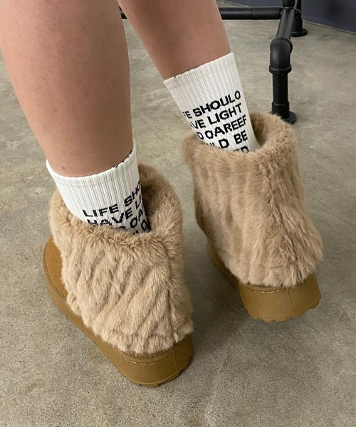 non-hedge(ノンヘッジ)の「フェイクファー付ルーズムートンライクブーツ(ブーツ・レディース・モカ/ベージュ・S/M/L)」の10枚目の写真